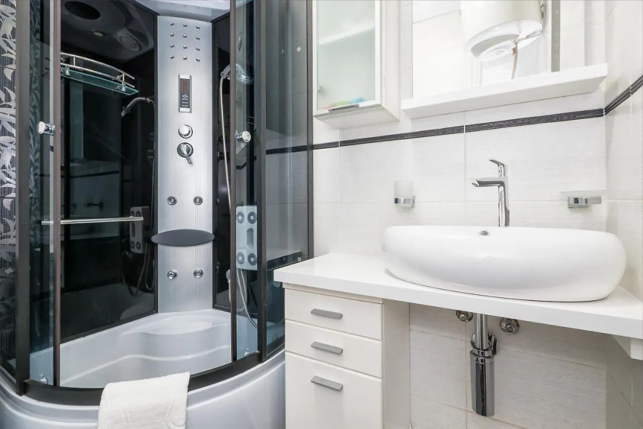 3-Bedroom Sea View Apartment - Balcony, Elevator - Spinut, Split Croatia