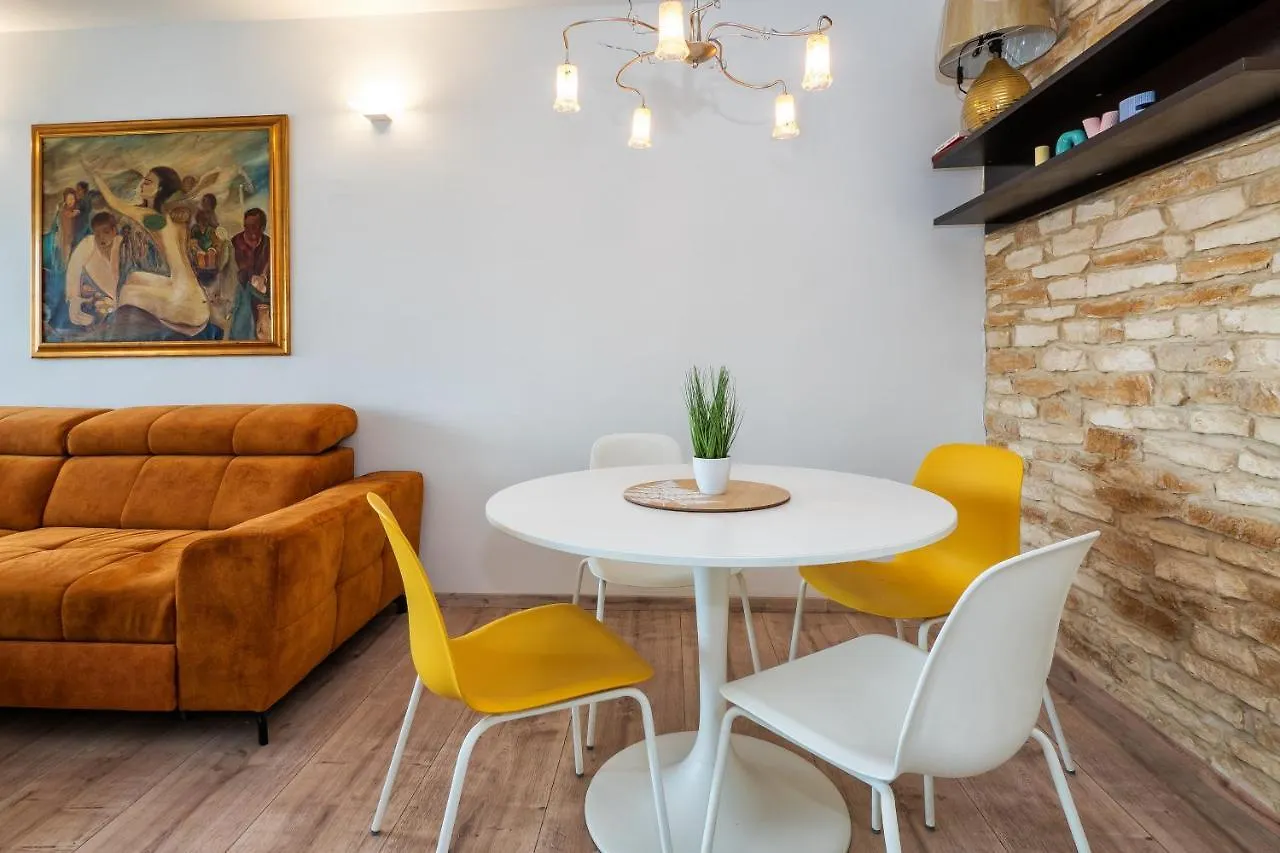 3-Bedroom Sea View Apartment - Balcony, Elevator - Spinut, Split