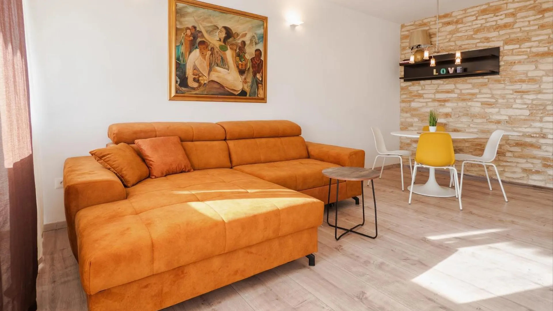 3-Bedroom Sea View Apartment - Balcony, Elevator - Spinut, Split Croatia