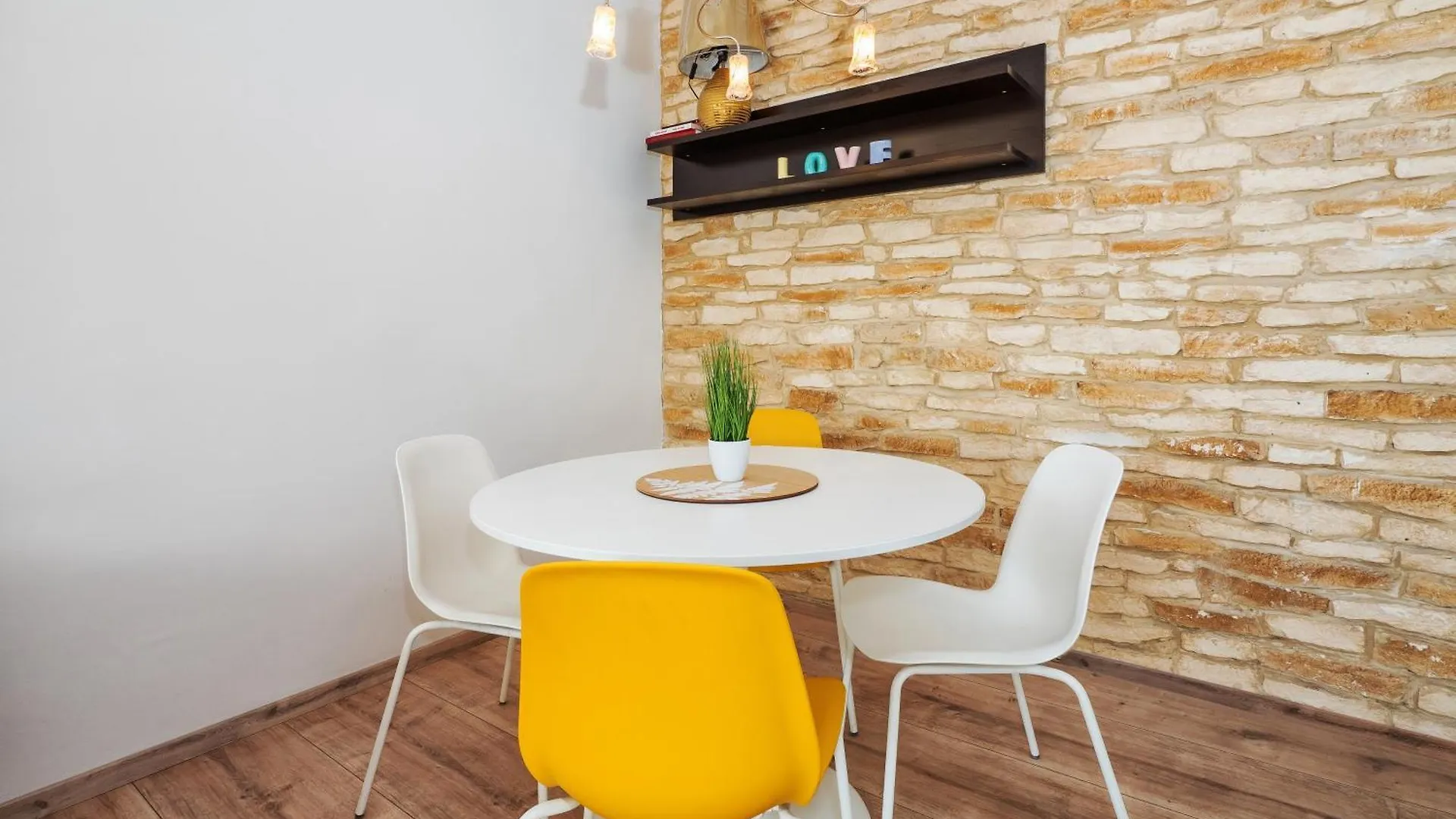 3-Bedroom Sea View Apartment - Balcony, Elevator - Spinut, Split