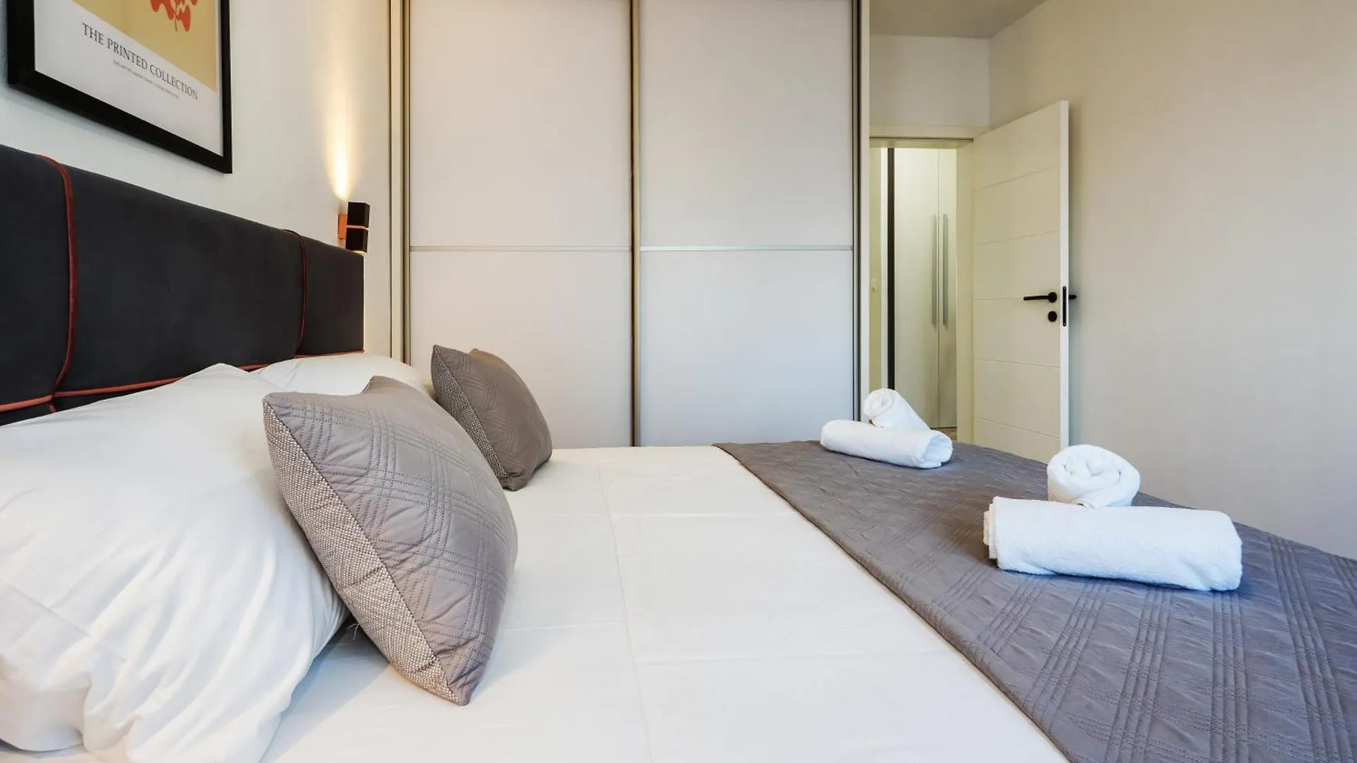3-Bedroom Sea View Apartment - Balcony, Elevator - Spinut, Split Croatia